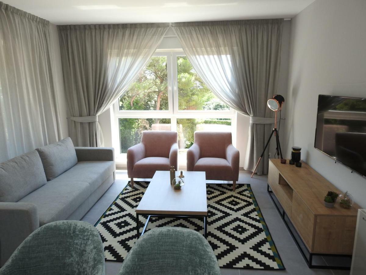 Luxury Apartments Magali Ровінь Екстер'єр фото