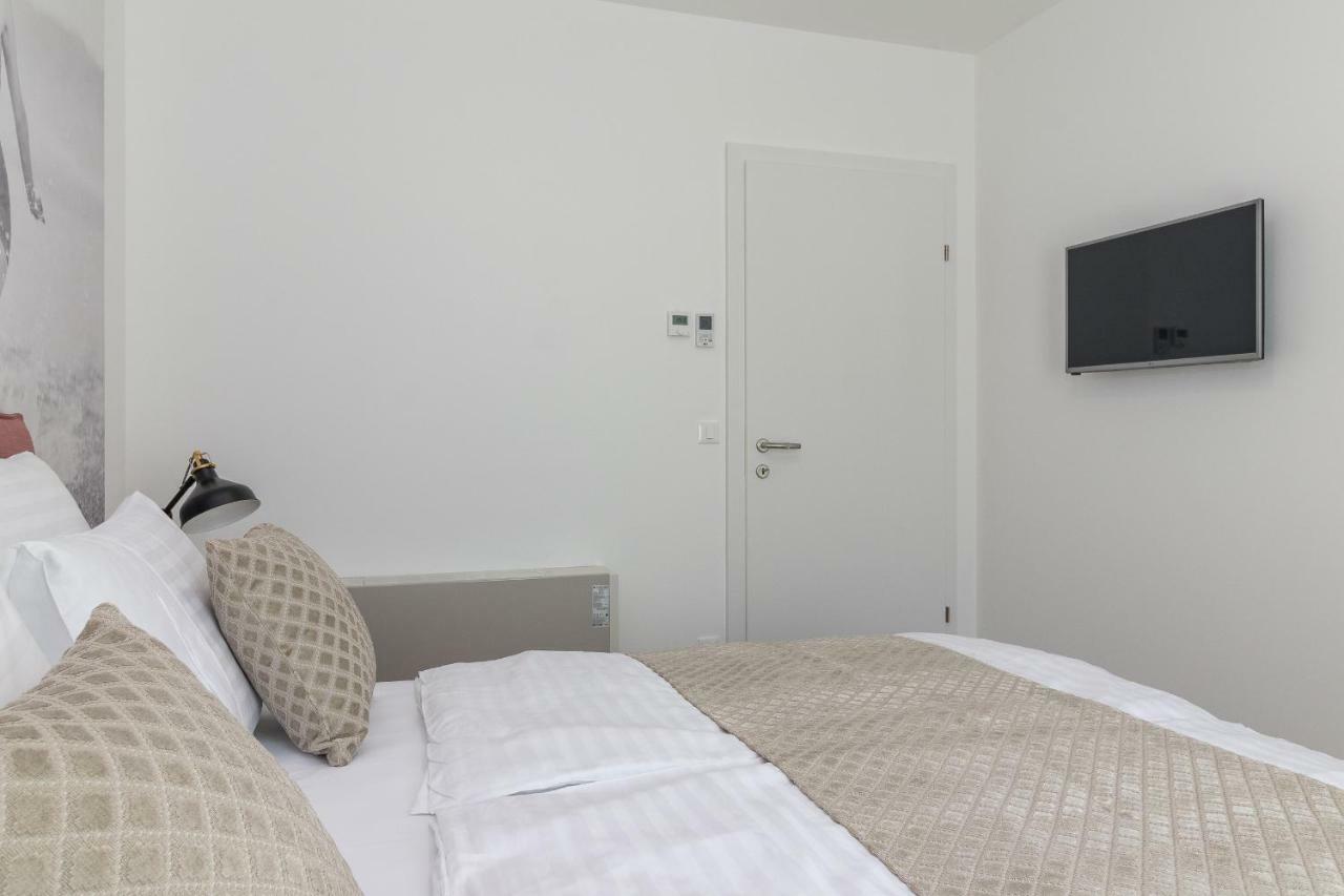 Luxury Apartments Magali Ровінь Екстер'єр фото