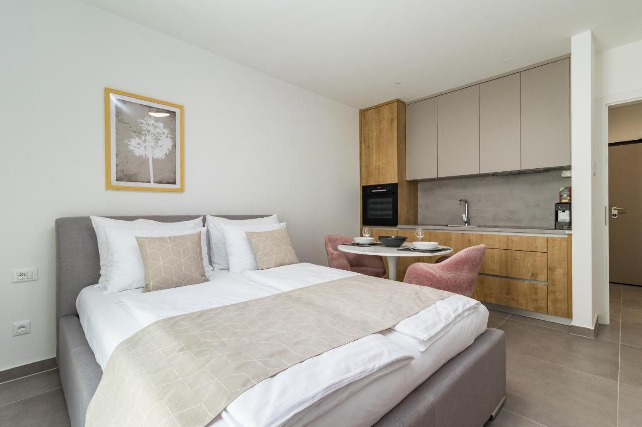 Luxury Apartments Magali Ровінь Екстер'єр фото