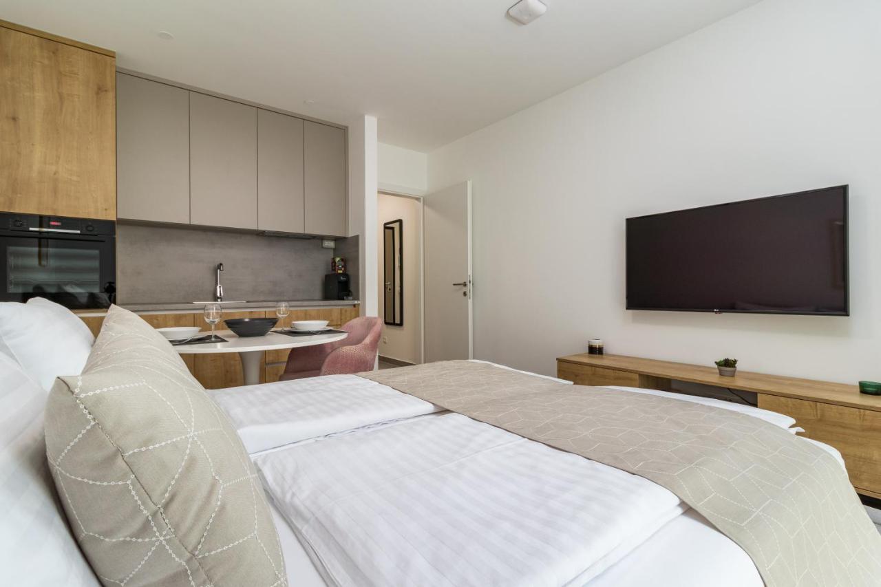 Luxury Apartments Magali Ровінь Екстер'єр фото